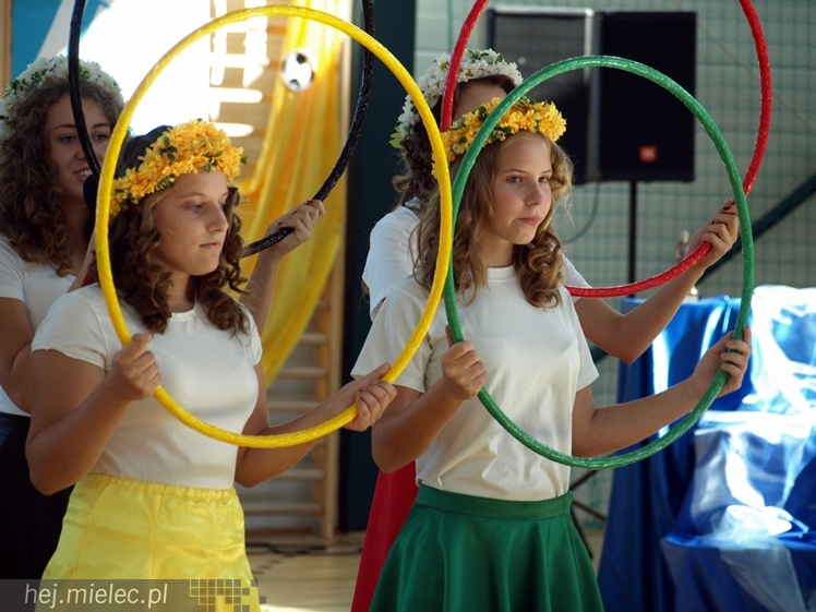 Nowa hala sportowa przy Zespole Szkół w Chorzelowie oficjalnie otwarta.