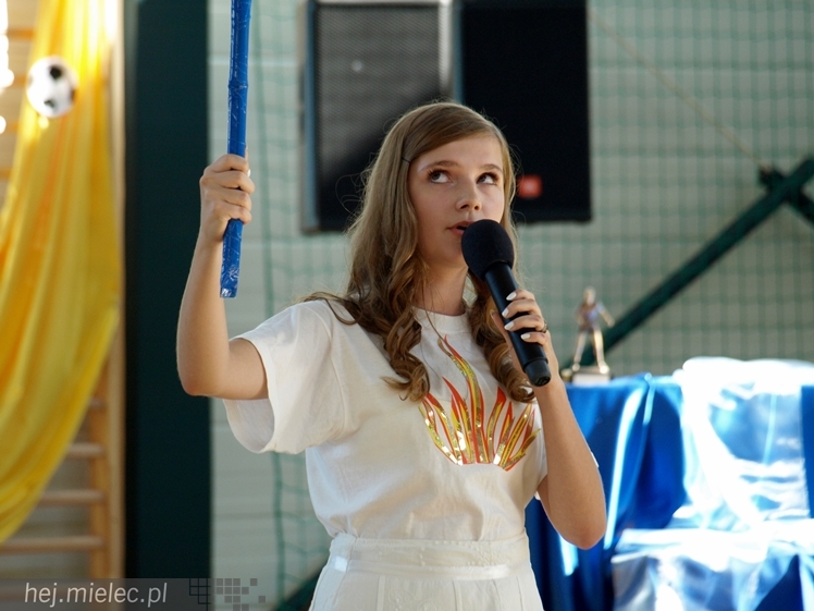 Nowa hala sportowa przy Zespole Szkół w Chorzelowie oficjalnie otwarta.