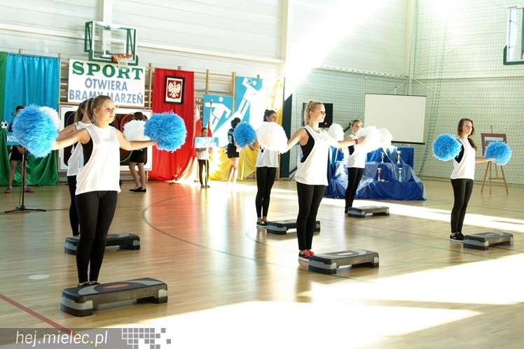 Nowa hala sportowa przy Zespole Szkół w Chorzelowie oficjalnie otwarta.