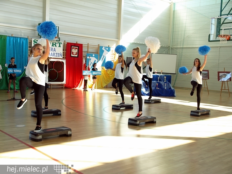 Nowa hala sportowa przy Zespole Szkół w Chorzelowie oficjalnie otwarta.