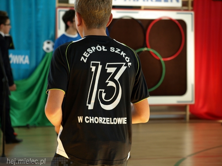 Nowa hala sportowa przy Zespole Szkół w Chorzelowie oficjalnie otwarta.