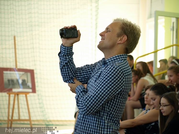 Nowa hala sportowa przy Zespole Szkół w Chorzelowie oficjalnie otwarta.