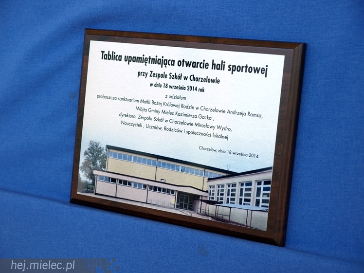 Nowa hala sportowa przy Zespole Szkół w Chorzelowie oficjalnie otwarta.