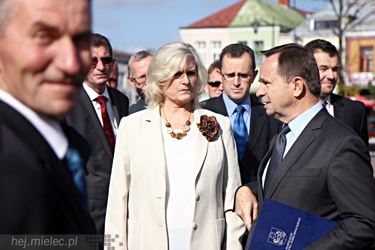 PiS przedstawił swoich kandydatów w wyborach samorządowych 2014