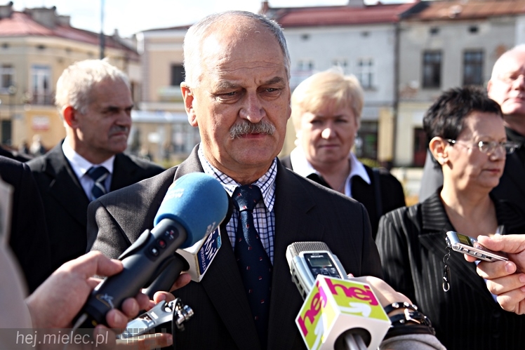 PiS przedstawił swoich kandydatów w wyborach samorządowych 2014