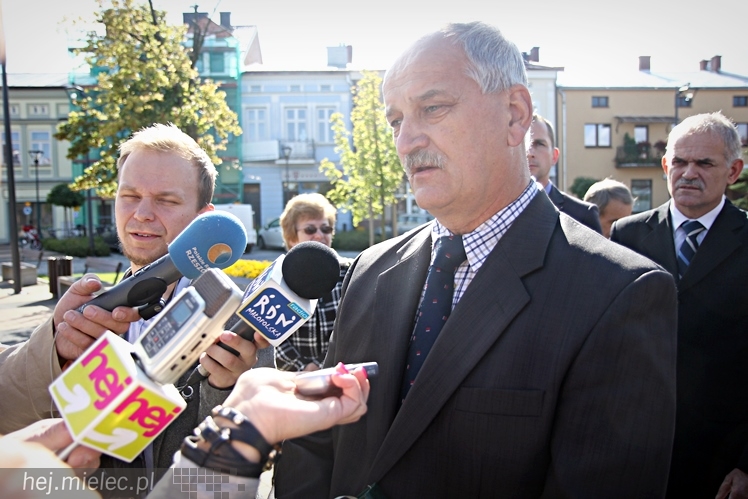 PiS przedstawił swoich kandydatów w wyborach samorządowych 2014