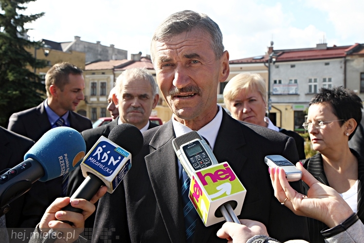 PiS przedstawił swoich kandydatów w wyborach samorządowych 2014