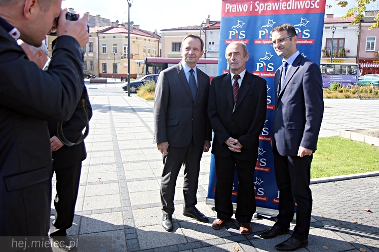 PiS przedstawił swoich kandydatów w wyborach samorządowych 2014