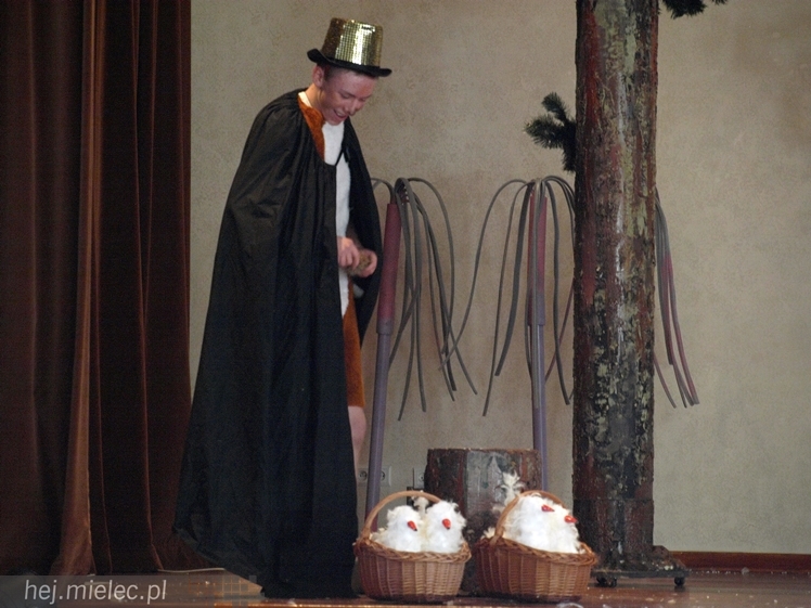 Najmłodszych spotkanie z teatrem. W KANIE wystawiono sztukę ?O Krasnoludkach i Sierotce Marysi?