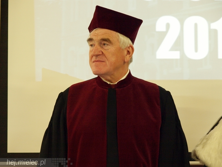 Uroczysta inauguracja nowego roku akademickiego w WSGiZ