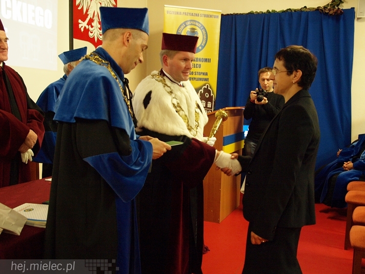 Uroczysta inauguracja nowego roku akademickiego w WSGiZ