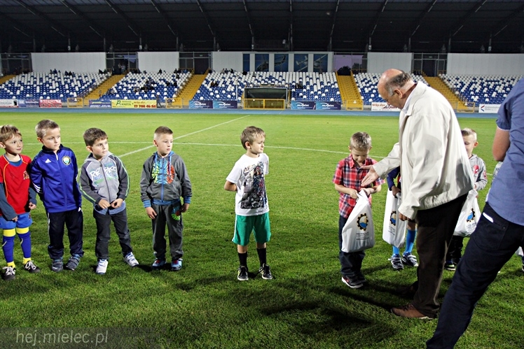 75-lecie FKS Stal Mielec: Pasowanie na piłkarza