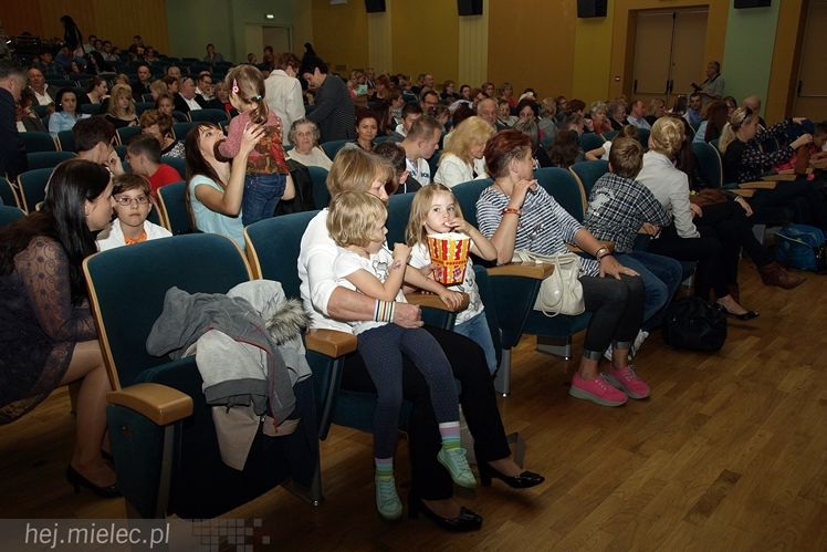 Czterdziestu młodych aktorów w premierowej sztuce ?Książę i żebrak?