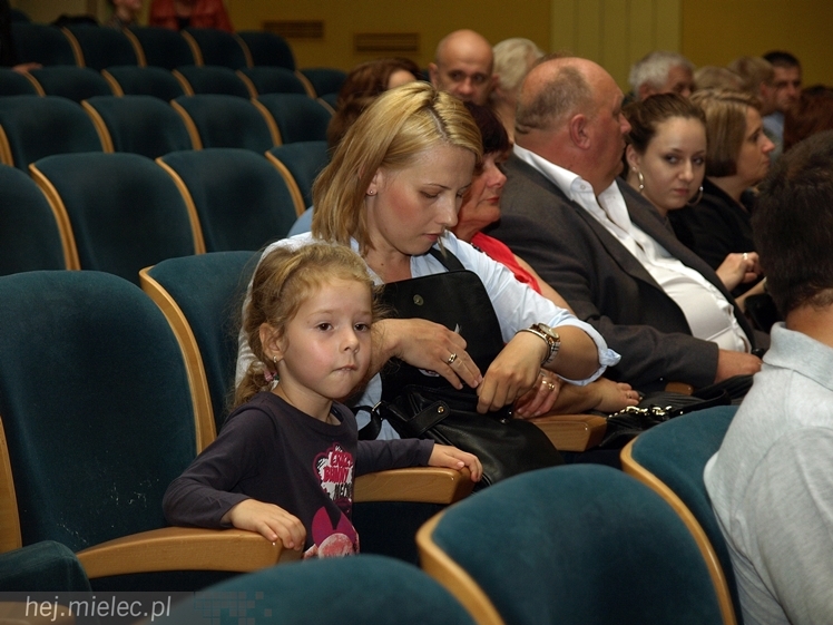 Czterdziestu młodych aktorów w premierowej sztuce ?Książę i żebrak?