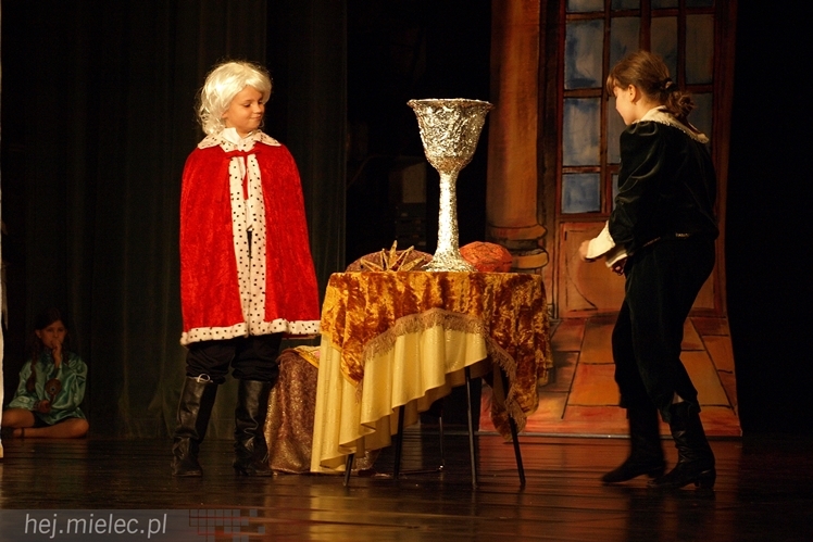 Czterdziestu młodych aktorów w premierowej sztuce ?Książę i żebrak?