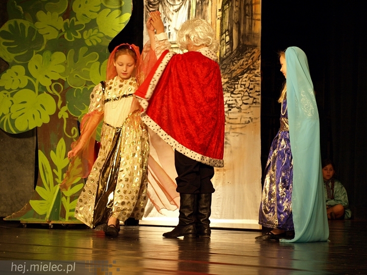 Czterdziestu młodych aktorów w premierowej sztuce ?Książę i żebrak?