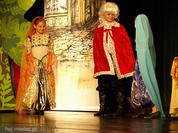 Czterdziestu młodych aktorów w premierowej sztuce ?Książę i żebrak?