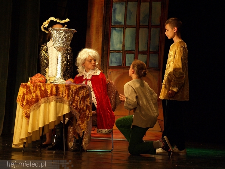 Czterdziestu młodych aktorów w premierowej sztuce ?Książę i żebrak?