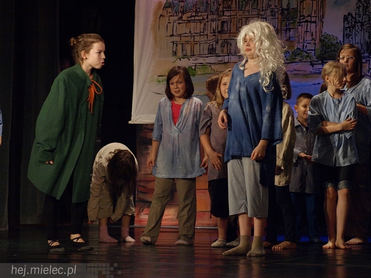 Czterdziestu młodych aktorów w premierowej sztuce ?Książę i żebrak?