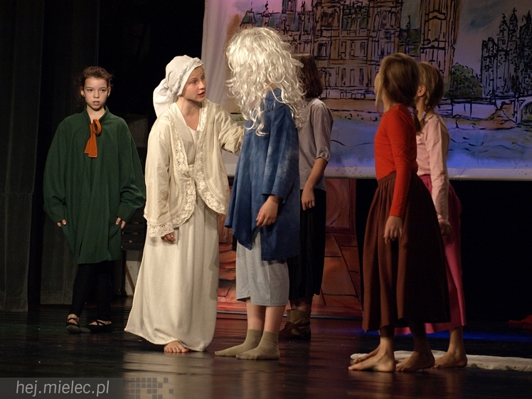 Czterdziestu młodych aktorów w premierowej sztuce ?Książę i żebrak?