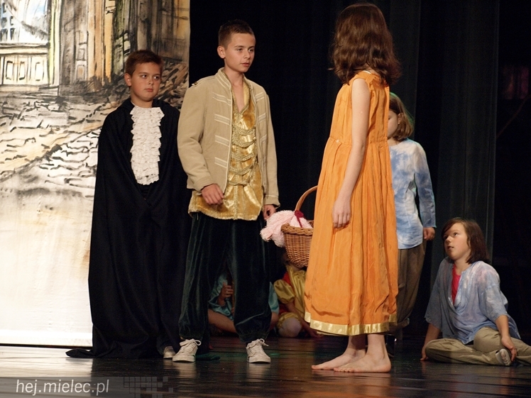 Czterdziestu młodych aktorów w premierowej sztuce ?Książę i żebrak?