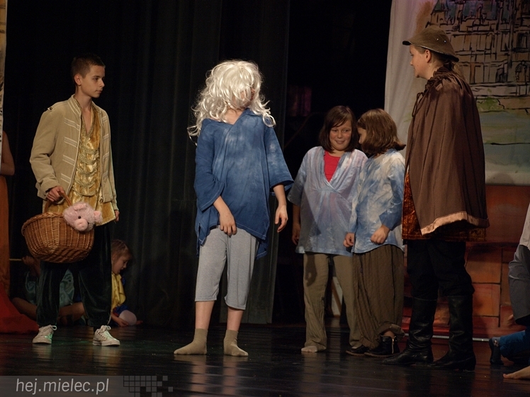 Czterdziestu młodych aktorów w premierowej sztuce ?Książę i żebrak?