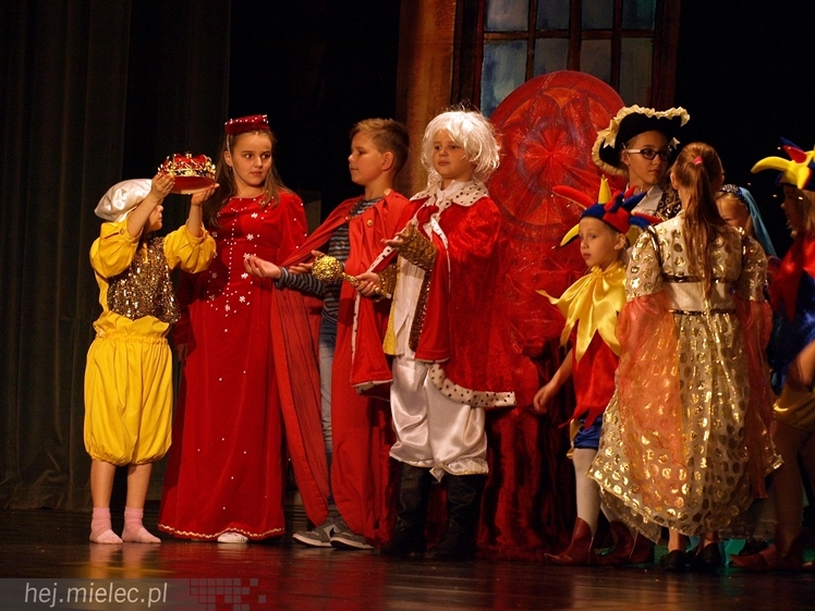 Czterdziestu młodych aktorów w premierowej sztuce ?Książę i żebrak?