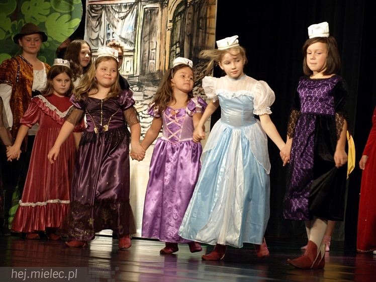 Czterdziestu młodych aktorów w premierowej sztuce ?Książę i żebrak?