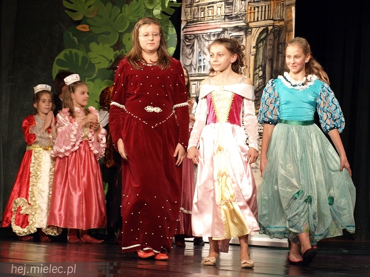 Czterdziestu młodych aktorów w premierowej sztuce ?Książę i żebrak?