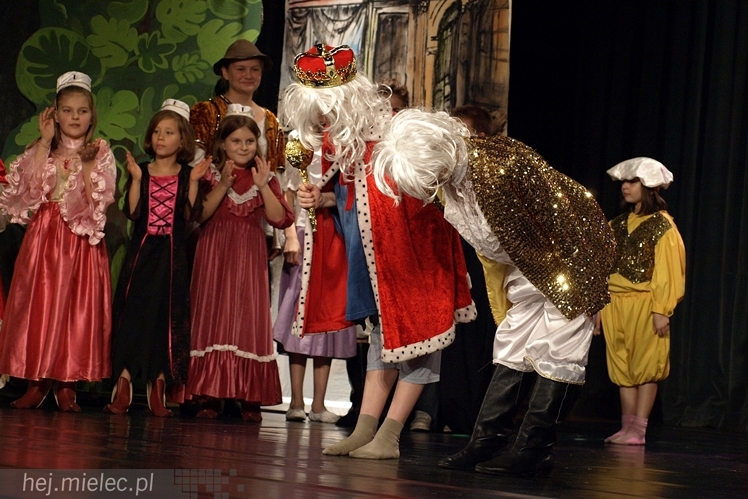 Czterdziestu młodych aktorów w premierowej sztuce ?Książę i żebrak?