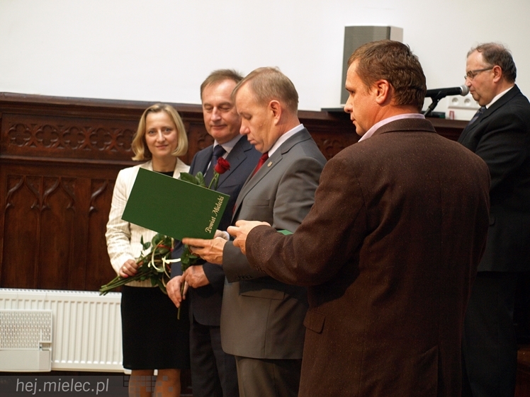 Dziesięciu najlepszych nauczycieli zostało uhonorowanych przez Starostwo Powiatowe
