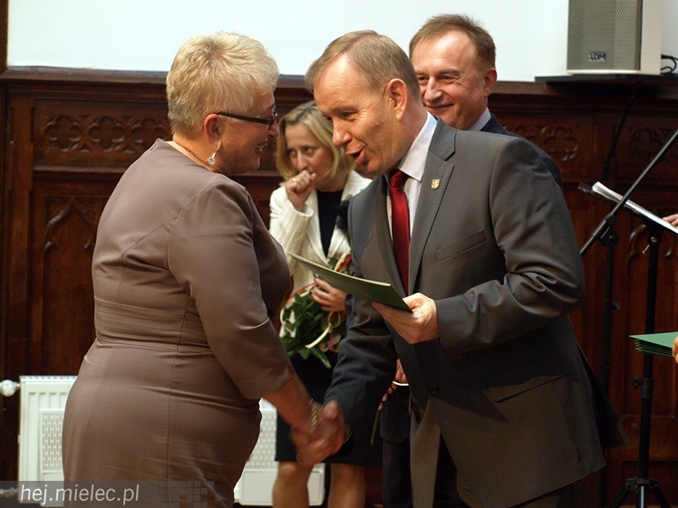 Dziesięciu najlepszych nauczycieli zostało uhonorowanych przez Starostwo Powiatowe