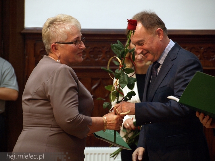 Dziesięciu najlepszych nauczycieli zostało uhonorowanych przez Starostwo Powiatowe