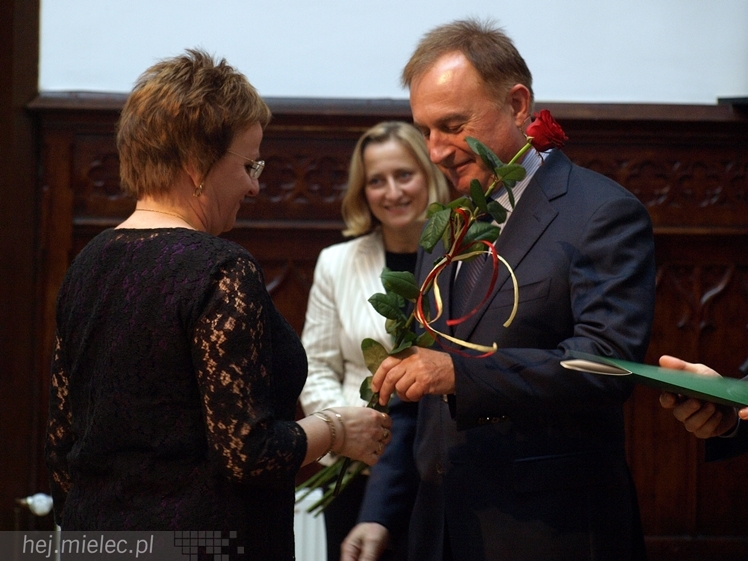 Dziesięciu najlepszych nauczycieli zostało uhonorowanych przez Starostwo Powiatowe