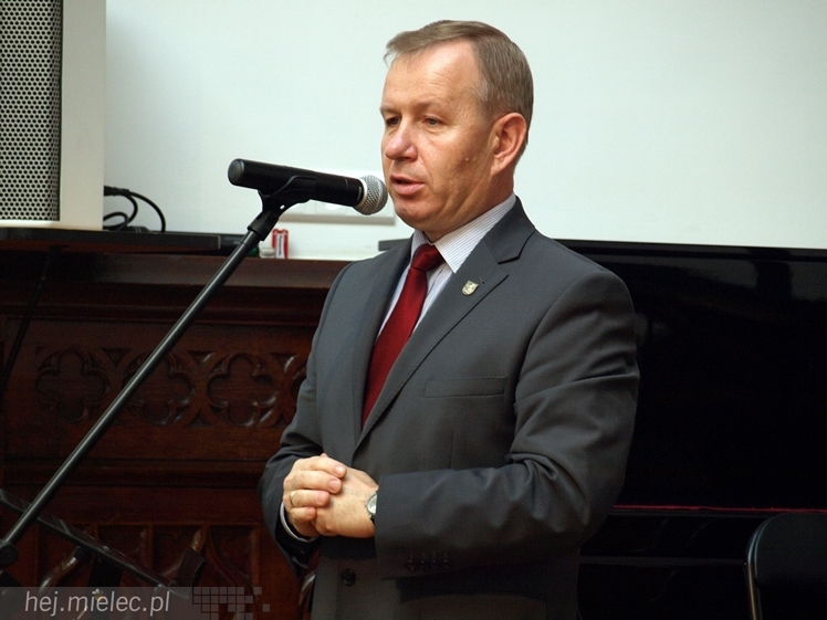 Dziesięciu najlepszych nauczycieli zostało uhonorowanych przez Starostwo Powiatowe