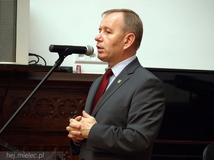 Dziesięciu najlepszych nauczycieli zostało uhonorowanych przez Starostwo Powiatowe