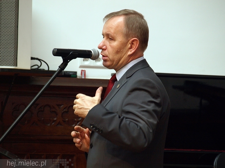 Dziesięciu najlepszych nauczycieli zostało uhonorowanych przez Starostwo Powiatowe