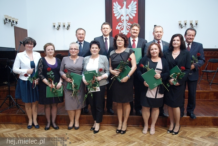 Dziesięciu najlepszych nauczycieli zostało uhonorowanych przez Starostwo Powiatowe