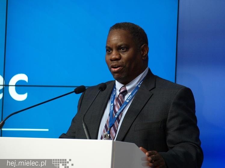 PZL Mielec z nową malarnią i anodownią. ?To początek nowego rozdziału dla trudnych procesów technologicznych?