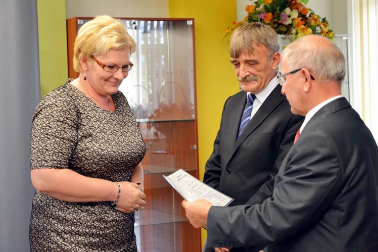 W Radomyślu Wielkim wręczono stypendia dla uczniów i nauczycieli