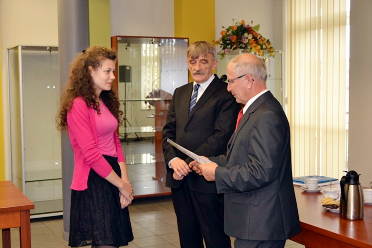 W Radomyślu Wielkim wręczono stypendia dla uczniów i nauczycieli