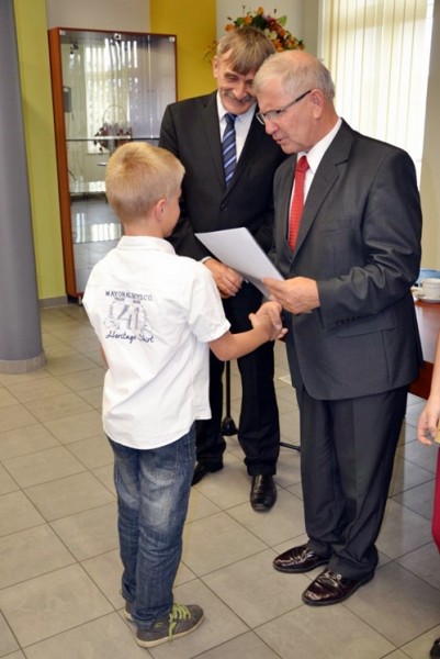 W Radomyślu Wielkim wręczono stypendia dla uczniów i nauczycieli