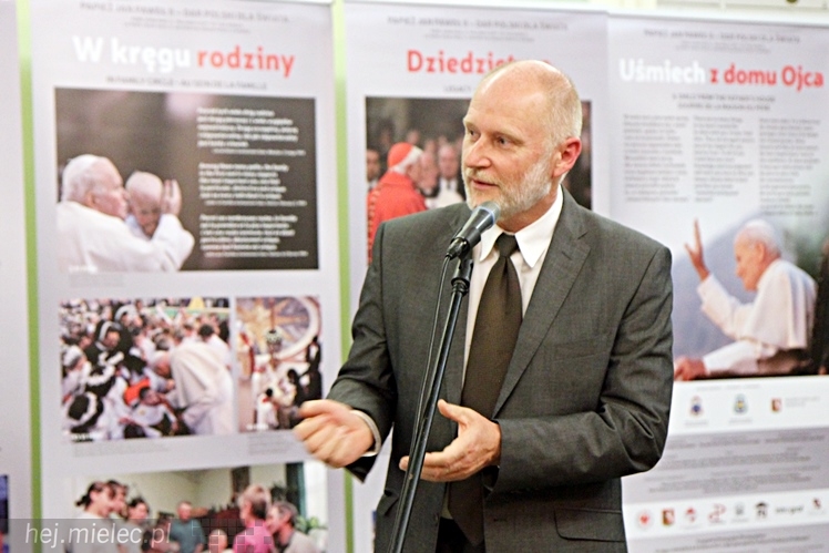 Dni Papieskie 2014: wystawa w holu SCK i spotkanie z ks. Januszem Królikowskim