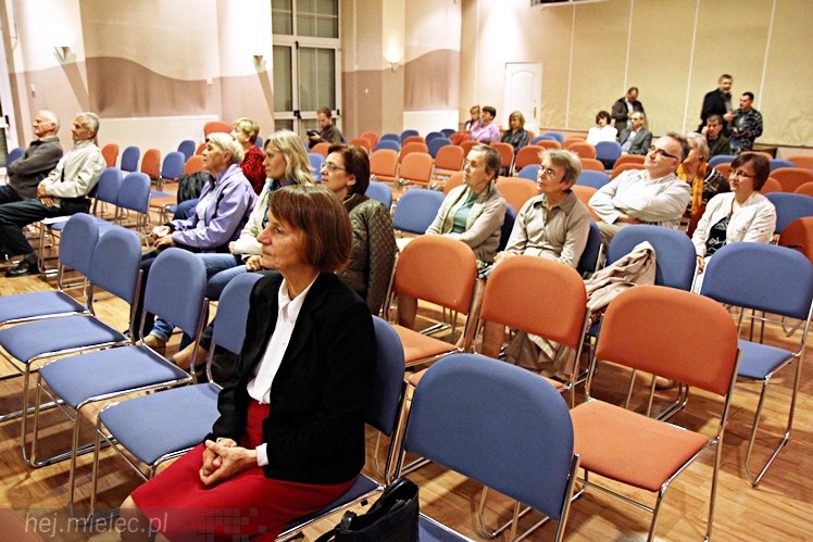 Dni Papieskie 2014: wystawa w holu SCK i spotkanie z ks. Januszem Królikowskim