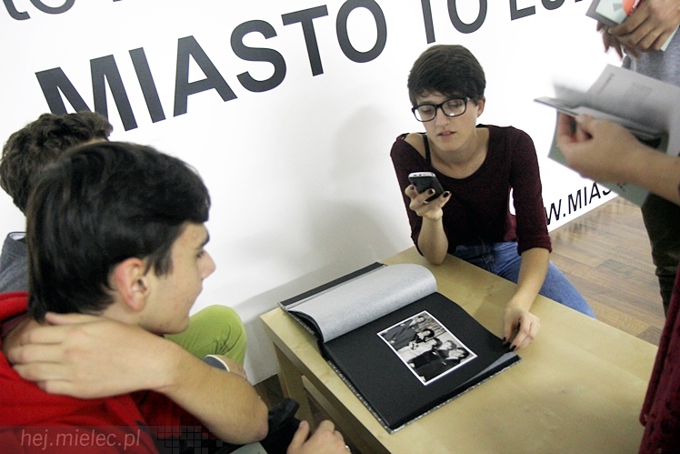 FINAŁ M4 2014 - RELACJE: Wernisaż wystaw - Półprzewodnik i Miasto To Ludzie