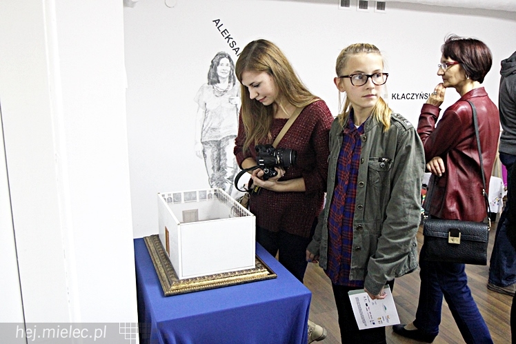 FINAŁ M4 2014 - RELACJE: Wernisaż wystaw - Półprzewodnik i Miasto To Ludzie