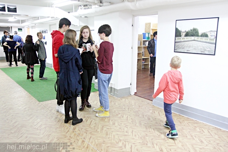 FINAŁ M4 2014 - RELACJE: Wernisaż wystaw - Półprzewodnik i Miasto To Ludzie