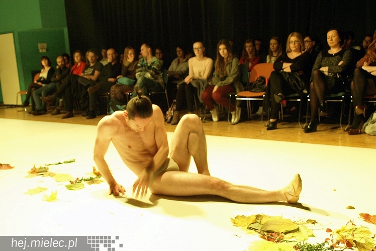 FINAŁ M4 2014 - RELACJE: ?Station De Corps? - taneczny spektakl z widownią? na scenie