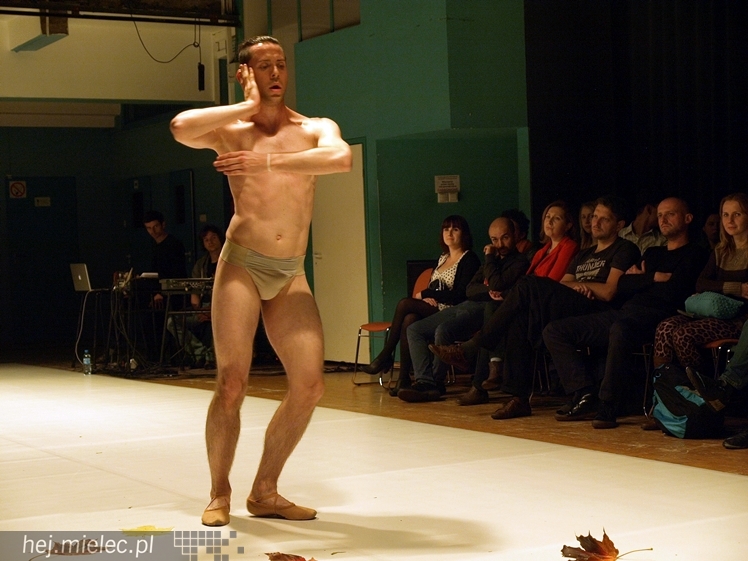 FINAŁ M4 2014 - RELACJE: ?Station De Corps? - taneczny spektakl z widownią? na scenie