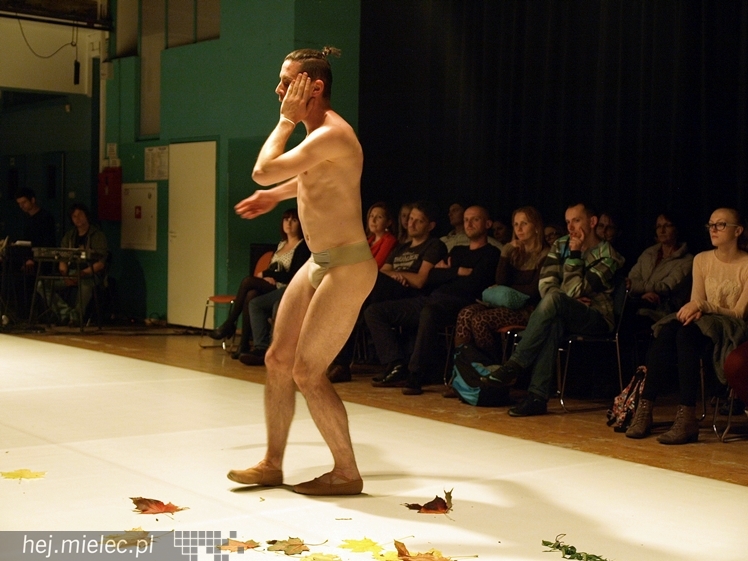 FINAŁ M4 2014 - RELACJE: ?Station De Corps? - taneczny spektakl z widownią? na scenie